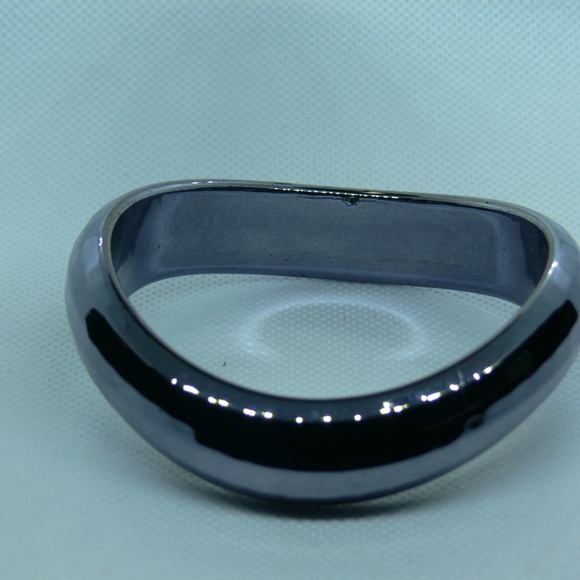 Women Plastic Acrylic Bangle Cute Bracelet - Picture 4 of 4